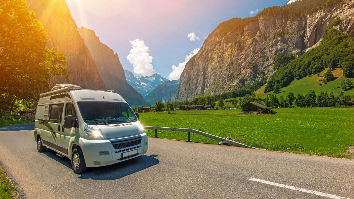 Rent out your campervan - campervan driving in Swiss Alps