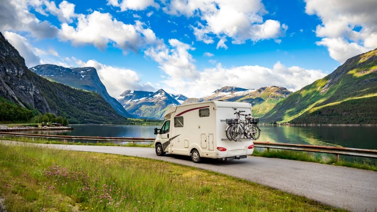 Pros and Cons of Campervans and Motorhomes
